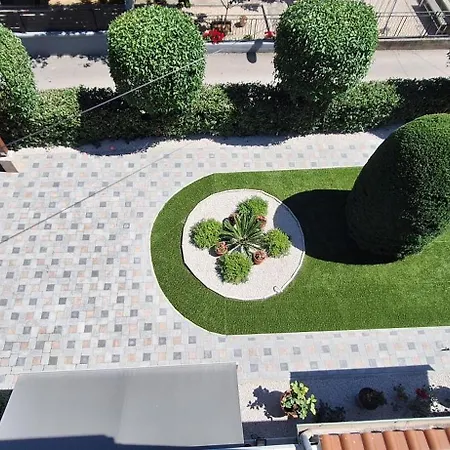 Guest house Adriasobe 4*